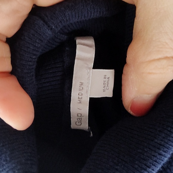 Gap medium turtleneck - Picture 2 of 3